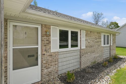 816 Katarina Ct, Kendallville, IN, 46755-2667 | Card Image
