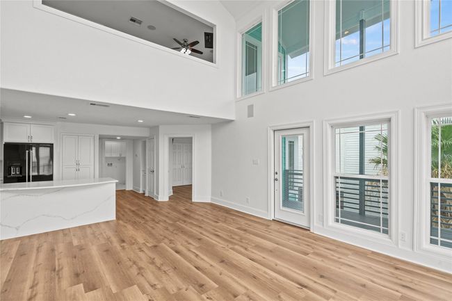 The modern finishes are stellar. | Image 8