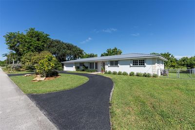 8021 Sw 140th Ter, House other with 4 bedrooms, 4 bathrooms and null parking in Palmetto Bay FL | Image 3