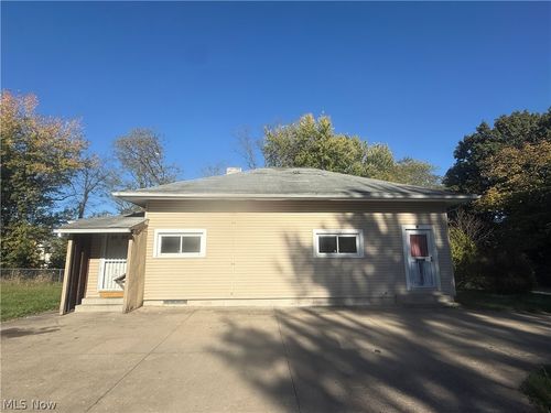 758 Union St, Youngstown, OH, 44502-2601 | Card Image