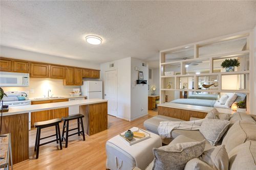 apt-200-1311 Antoine Dr, Houston, TX, 77055-6977 | Card Image