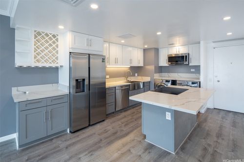 2107-700 Richards St, Honolulu, HI, 96813-4621 | Card Image