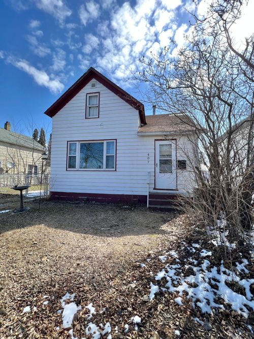 407 Champagne Avenue Sw, Red Lake Falls, MN, 56750 | Card Image