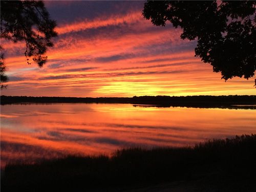 15 George W Finnerty Rd, Barrington, RI, 02806-2601 | Card Image