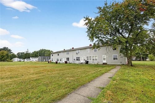 9607 Community Rd, Windham, OH, 44288-1269 | Card Image