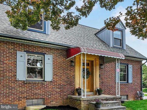 29 S Rockburn St, YORK, PA, 17402-2863 | Card Image