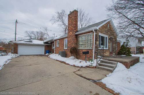 4926 E 12 Mile Rd, Warren, MI, 48092-4631 | Card Image