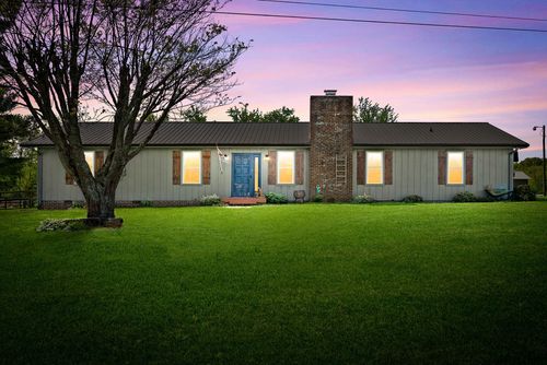 558 Bumpus Rd, Cunningham, TN, 37052-5109 | Card Image