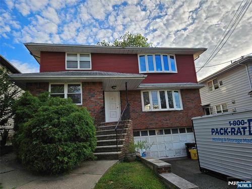 54 W Columbia Ave, Palisades Park, NJ, 07650-3072 | Card Image