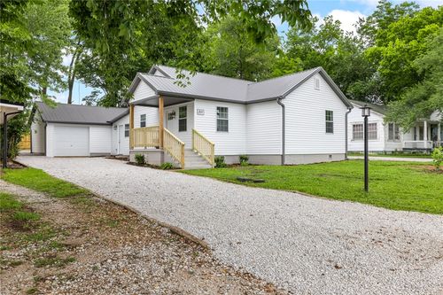 211 Lincoln Ave, Harrison, AR, 72601-2127 | Card Image