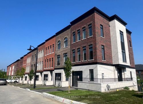 2 Chestnut Crt, Aurora, ON, L4G0Z5 | Card Image