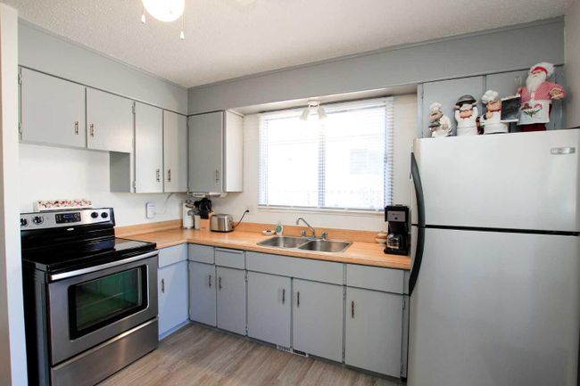 3813 50 A Street, Home with 3 bedrooms, 1 bathrooms and 3 parking in Red Deer AB | Image 12