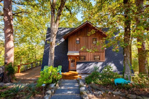 2114 Southland Cir, Benton, AR, 72019-7823 | Card Image