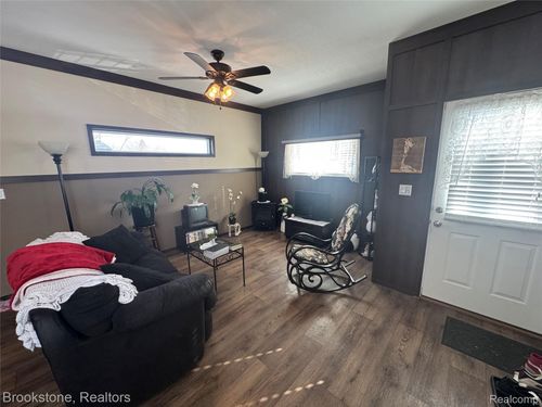 505 Marquette Dr, Rochester Hills, MI, 48307-2462 | Card Image