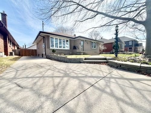 6902 Dell Ave, Niagara Falls, ON, L2G4V8 | Card Image