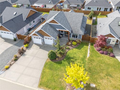580 Avalon Pl, Parksville, BC, V9P0E7 | Card Image