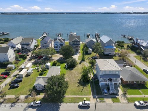 1409 Shackleford St, Morehead City, NC, 28557-4064 | Card Image