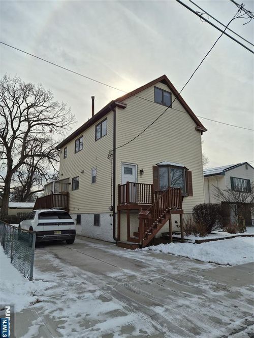 25 Lincoln St, Little Ferry, NJ, 07643-2111 | Card Image