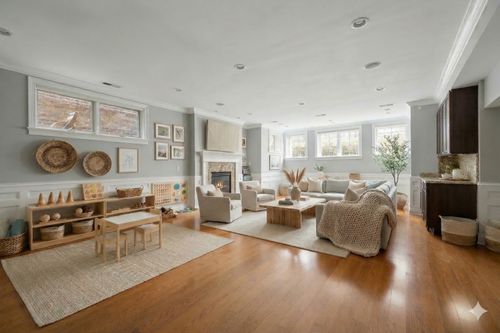 apt-1e-630 W Wellington Ave, Chicago, IL, 60657-5344 | Card Image