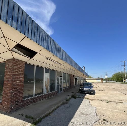 6528 N Peoria Ave, Tulsa, OK, 74126-1716 | Card Image