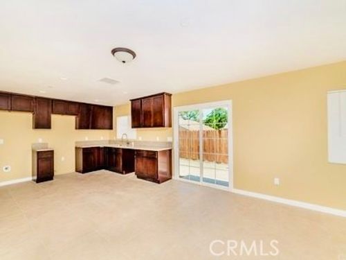 7538 Lynwood, Highland, CA, 92346 | Card Image