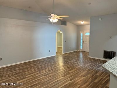 9119 Shindler Crossing Drive, House other with 3 bedrooms, 2 bathrooms and null parking in Jacksonville FL | Image 3