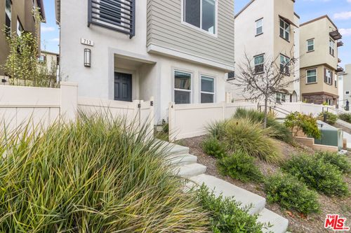 713 Daniel Freeman Cir, Inglewood, CA, 90301-4145 | Card Image