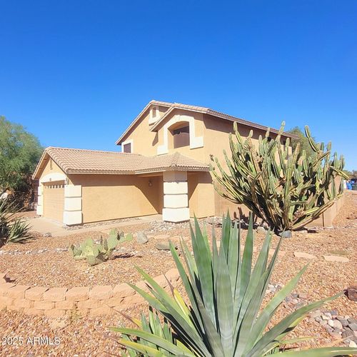 2210 E Paraiso Dr, Phoenix, AZ, 85024-7582 | Card Image