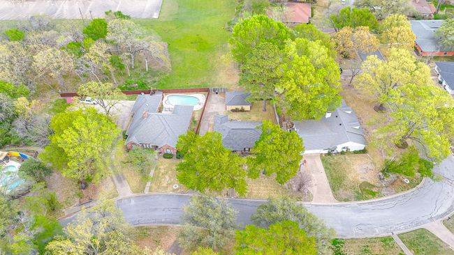 1420 Bowie Cir, House other with 3 bedrooms, 2 bathrooms and null parking in Corsicana TX | Image 5
