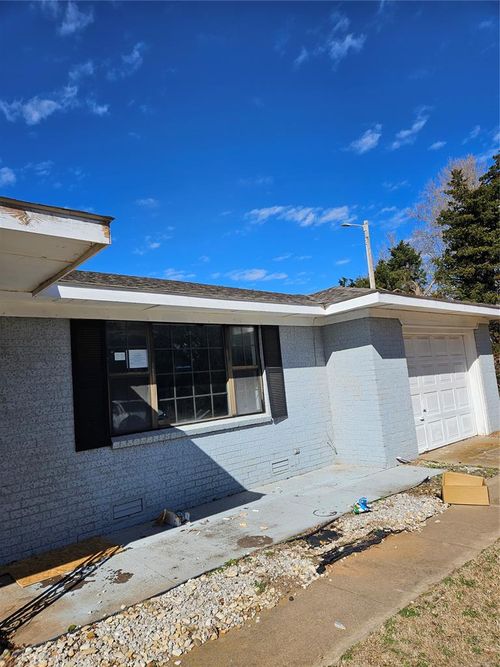 33096 Square Top Rd, Anadarko, OK, 73005-7503 | Card Image