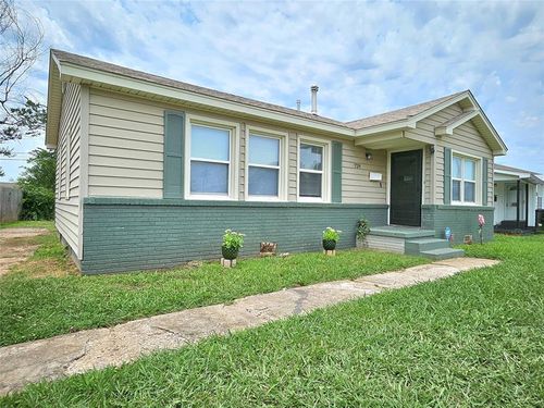 729 E Steed Dr, Midwest City, OK, 73110-7934 | Card Image