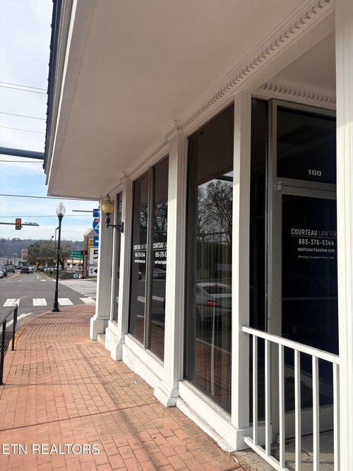 100 E Race St, Kingston, TN, 37763-2812 | Card Image