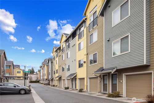 1450 157th Ct Ne, Bellevue, WA, 98008-2712 | Card Image