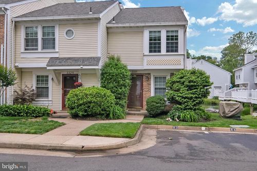 6-8-3331 Lakeside View Dr, FALLS CHURCH, VA, 22041-2451 | Card Image
