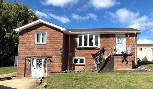 105 Jameson St, Weirton, WV, 26062-2736 | Card Image