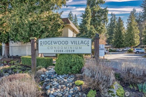 e1-12528 Ne 117th Pl, Kirkland, WA, 98034-4119 | Card Image