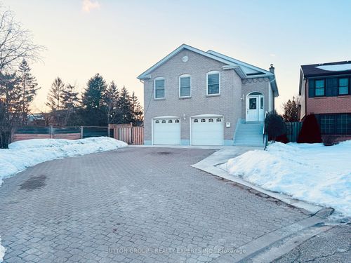 10 Lupin Crt, Brampton, ON, L6S3V6 | Card Image