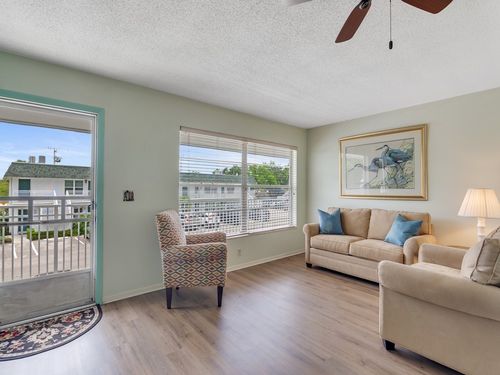 7n-2800 Indian River Blvd, Vero Beach, FL, 32960-7211 | Card Image