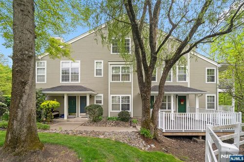 1014 Crown Ct, Mahwah, NJ, 07430-3250 | Card Image