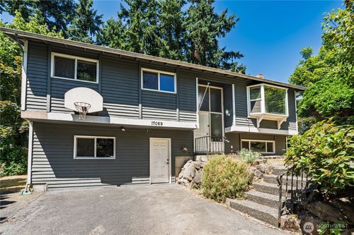 17069 142nd Pl Ne, Woodinville, WA, 98072-9211 | Card Image