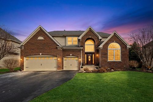 443 Glover Dr, North Aurora, IL, 60542-2126 | Card Image