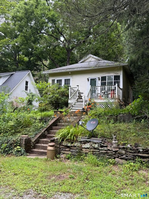16 Pleasant Valley Rd, Clinton, CT, 06413-1204 | Card Image