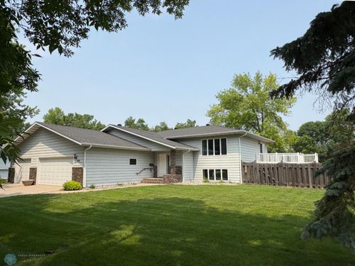 1901 25th Ave S, Fargo, ND, 58103-5127 | Card Image