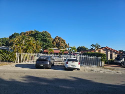 183 E 44th St, Hialeah, FL, 33013 | Card Image