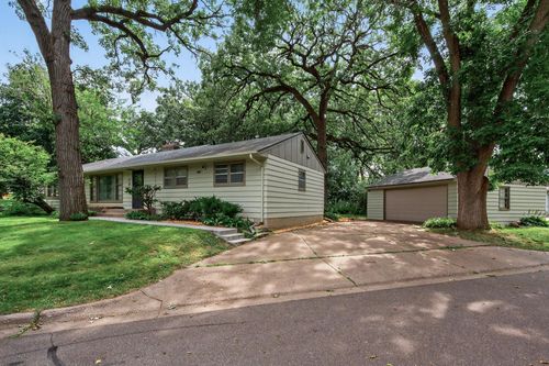 7300 Girard Ave S, Richfield, MN, 55423-3033 | Card Image
