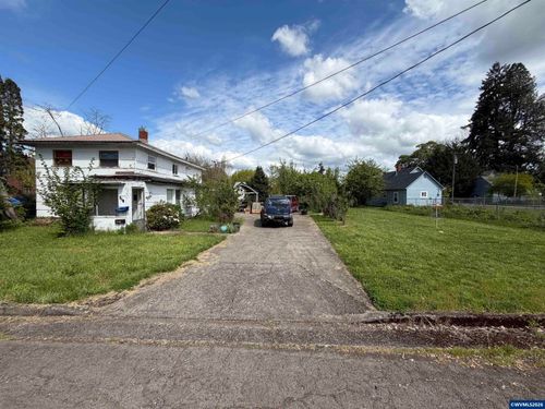 361 N 3rd St, Lebanon, OR, 97355 | Card Image