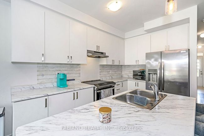 36 Autumn Dr, House attached with 3 bedrooms, 3 bathrooms and 1 parking in Wasaga Beach ON | Image 5