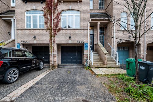 3255 Redpath Cir, Mississauga, ON, L5N8R3 | Card Image
