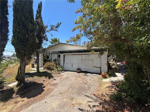 28189 Foxlane Dr, Canyon Country, CA, 91351-1236 | Card Image
