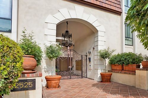 301-2525 Via Campesina, Palos Verdes Estates, CA, 90274-1320 | Card Image